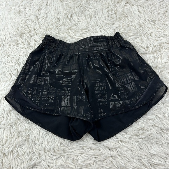 Lululemon Hotty Hot Short II *Long 4" Manifesto 20YR Manifesto Foil Black Black - Picture 1 of 6